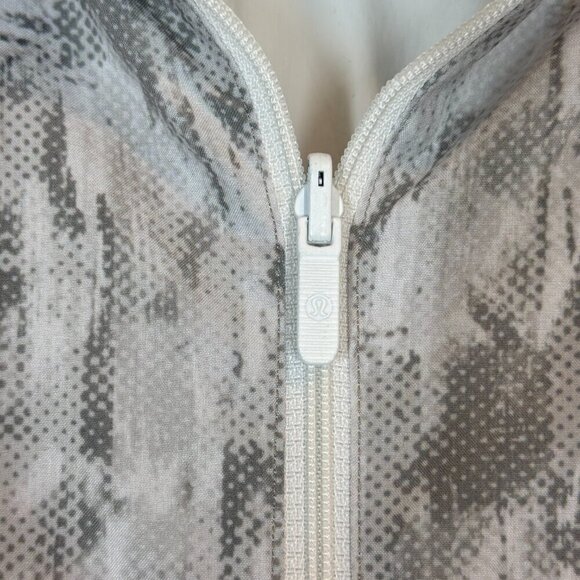 Lululemon  Gray White Away Jacket Reversible Light 8 - Picture 7 of 11